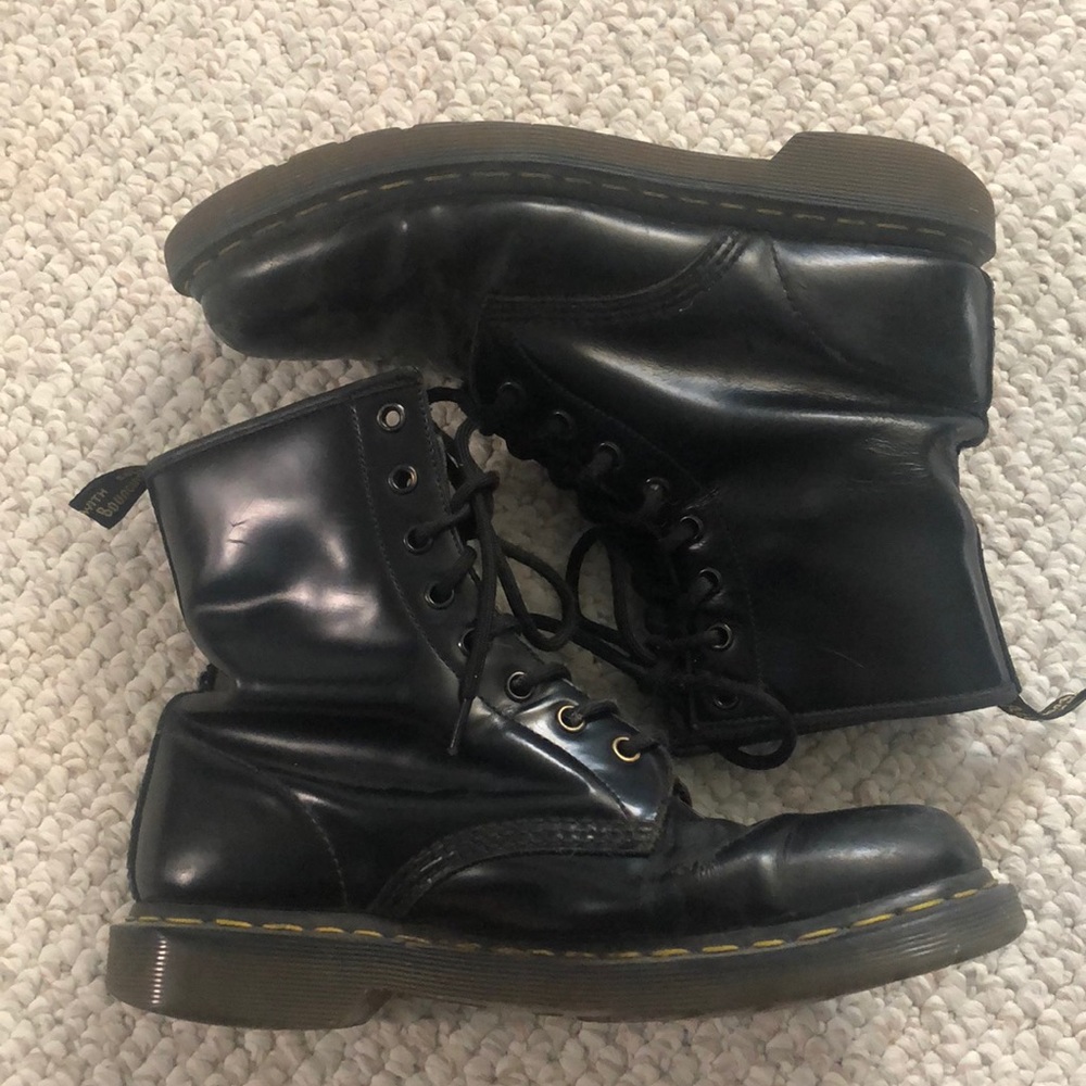 Dr. Martens Original Unisex Black Leather Boot | 9